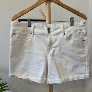 size 12 Levi's Denizen brand Women's White Shorts NWOT